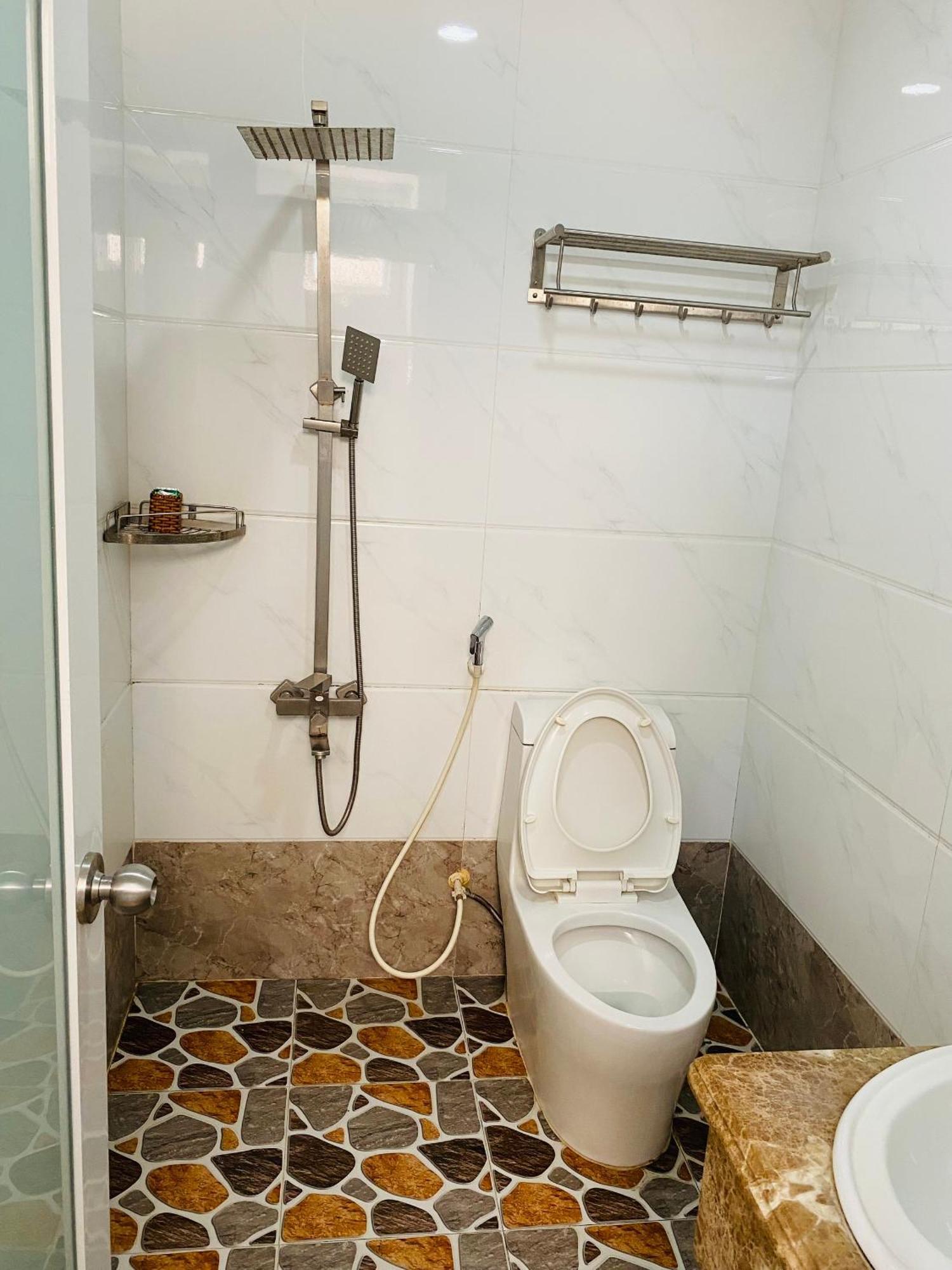 Nhat Hoang 2* TP. Hồ Chí Minh