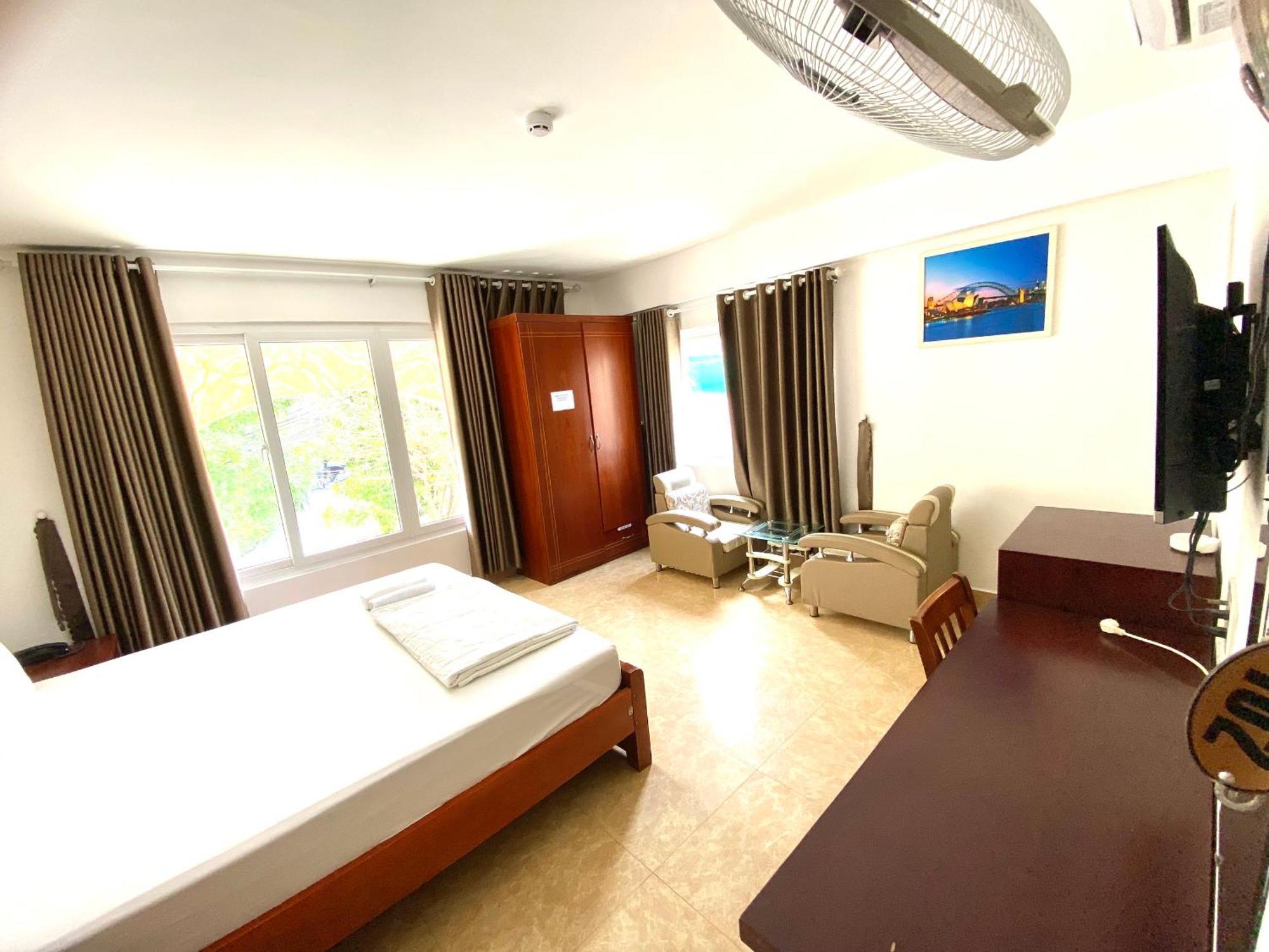 Nhat Hoang 2* TP. Hồ Chí Minh